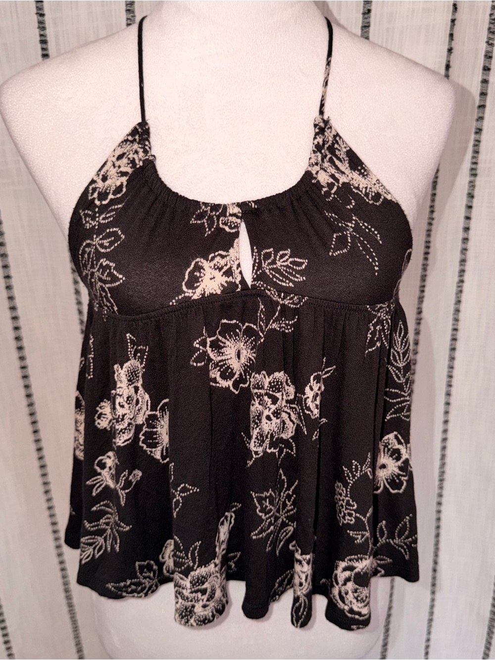 Ecote baby doll black and cream floral tank top